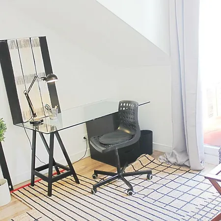New: Charming Duplex Principe Real * ליסבון