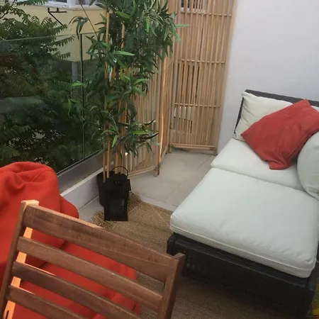 דירה New: Charming Duplex Principe Real ליסבון
